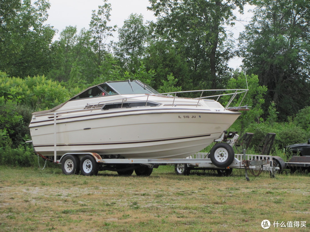 很多人直接开车拖着游艇来的